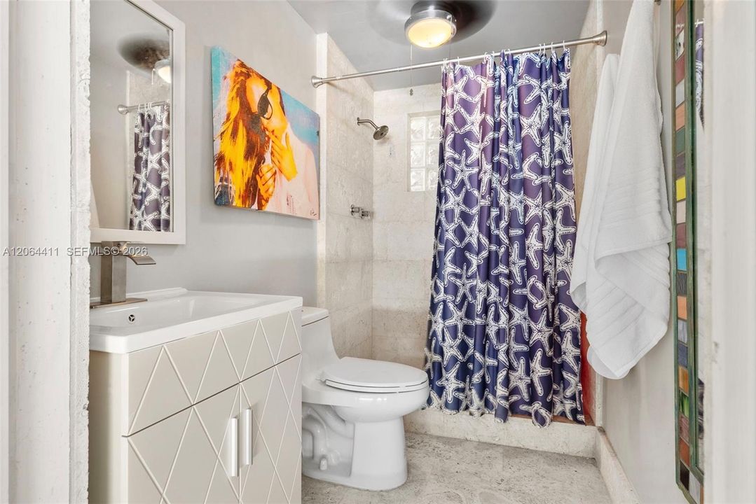 For Sale: $2,499,000 (5 beds, 5 baths, 3888 Square Feet)