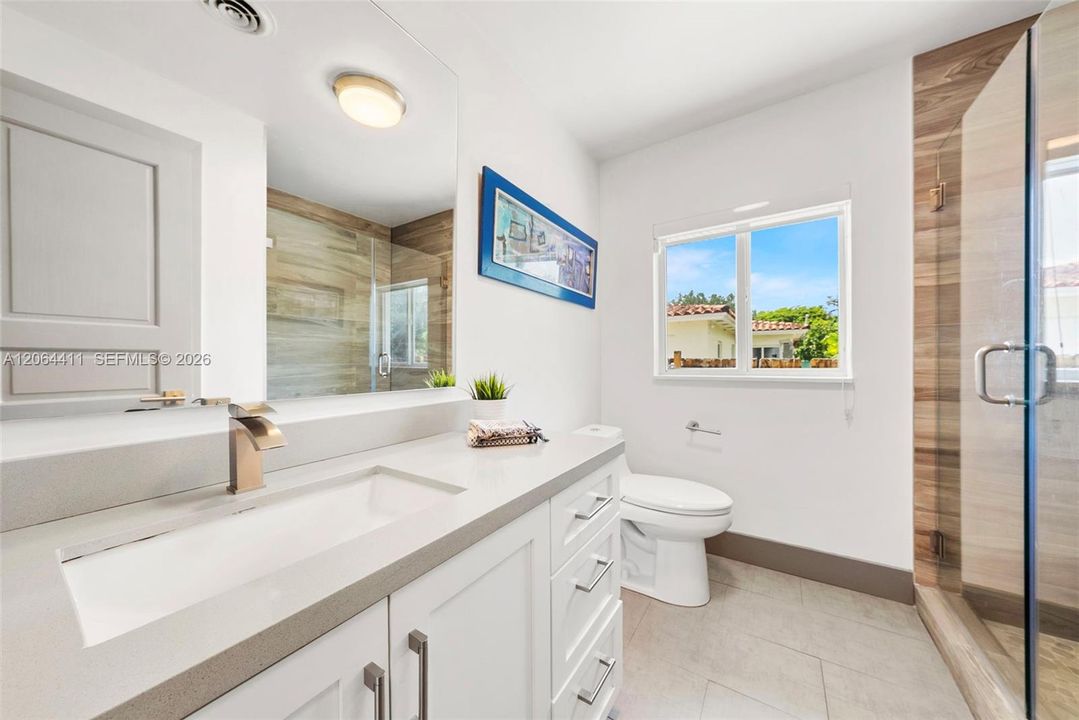 For Sale: $2,499,000 (5 beds, 5 baths, 3888 Square Feet)