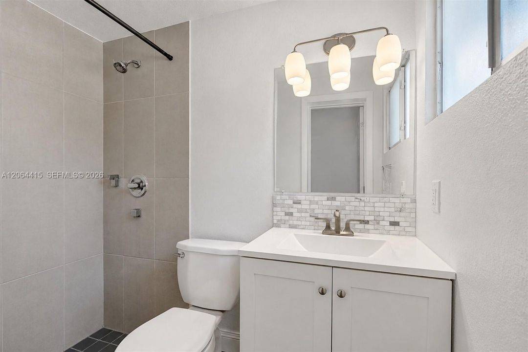 For Rent: $4,900 (3 beds, 2 baths, 1664 Square Feet)