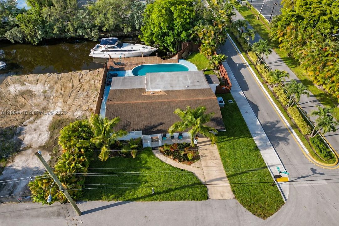For Rent: $4,900 (3 beds, 2 baths, 1664 Square Feet)
