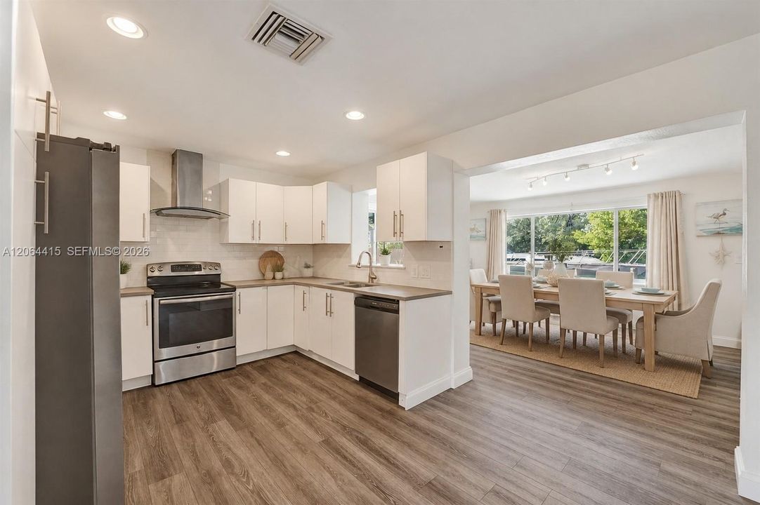 For Rent: $4,900 (3 beds, 2 baths, 1664 Square Feet)
