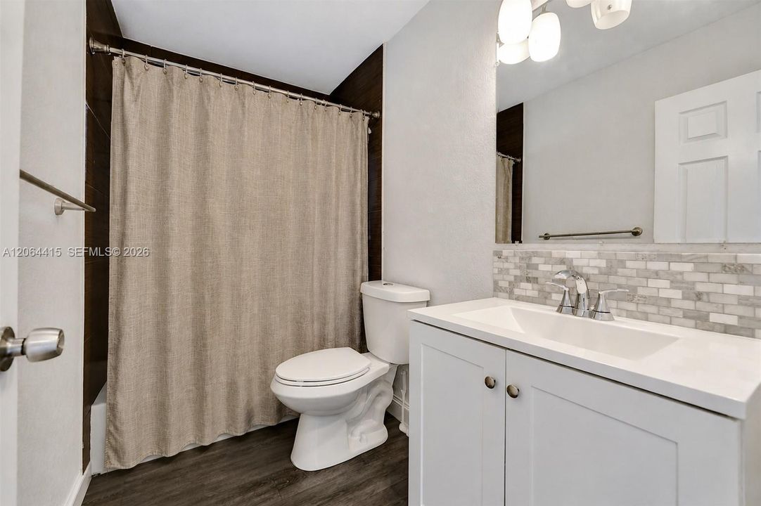 For Rent: $4,900 (3 beds, 2 baths, 1664 Square Feet)