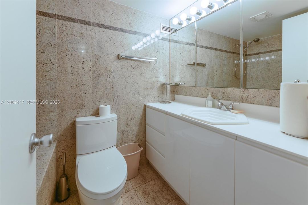 Недавно продано: $325,000 (2 спален, 2 ванн, 1035 Квадратных фут)