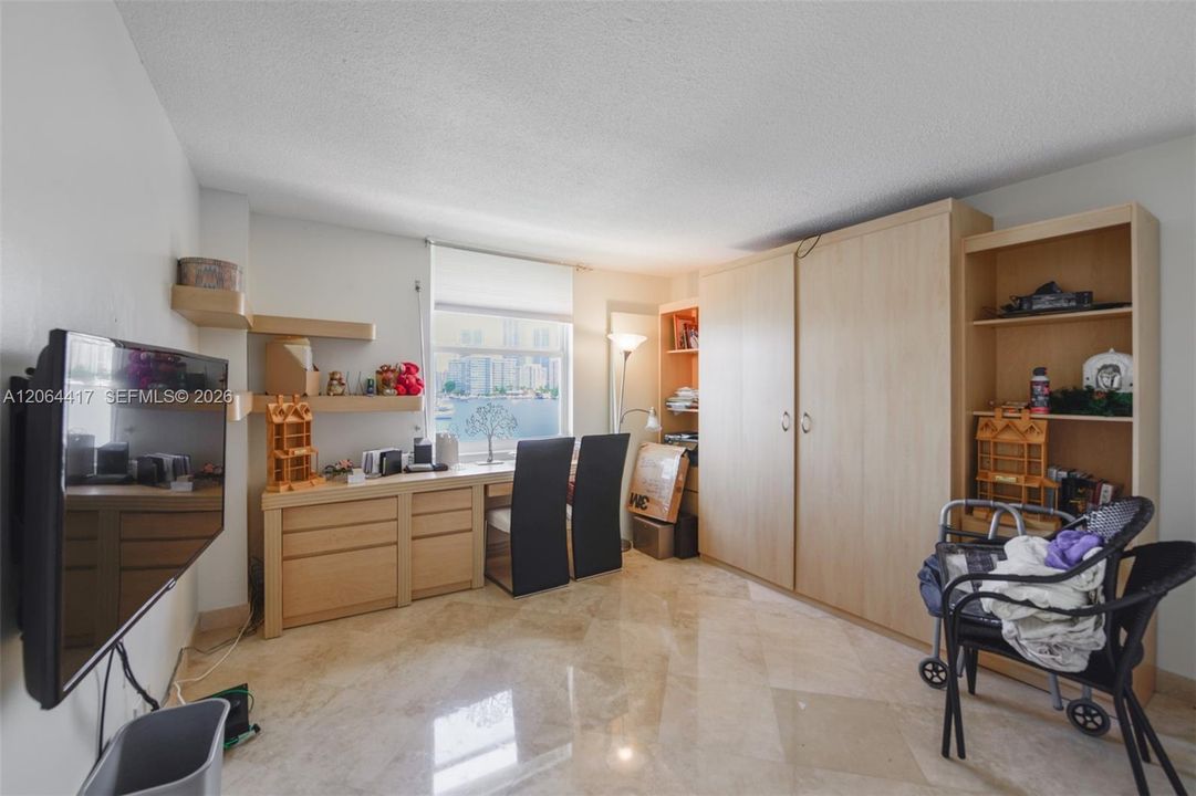 Недавно продано: $325,000 (2 спален, 2 ванн, 1035 Квадратных фут)