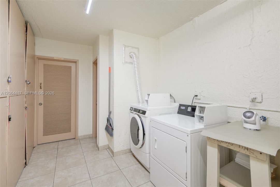 Недавно продано: $325,000 (2 спален, 2 ванн, 1035 Квадратных фут)