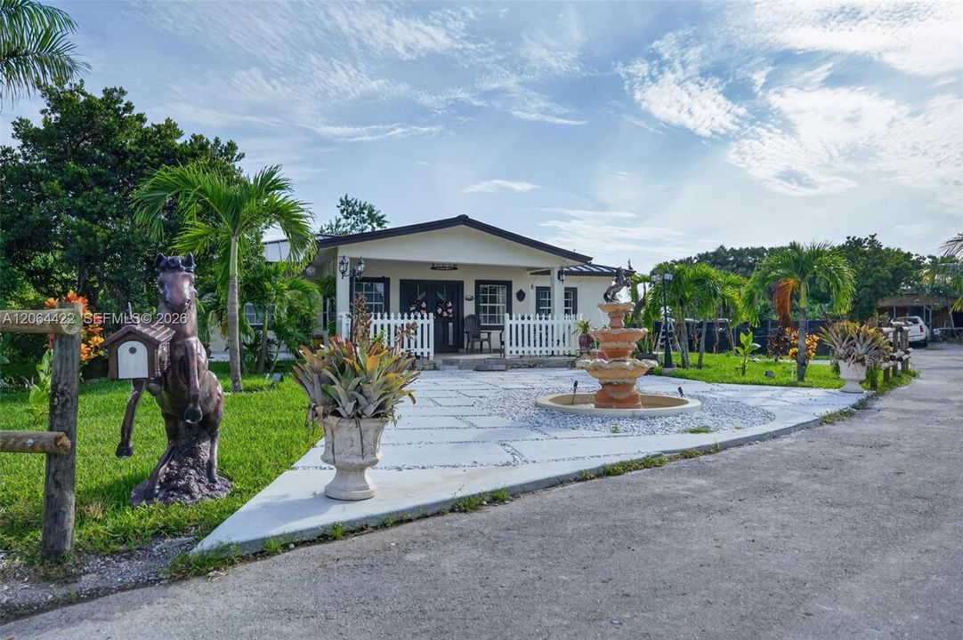 En Venta: $2,175,000 (6 camas, 4 baños, 1668 Pies cuadrados)