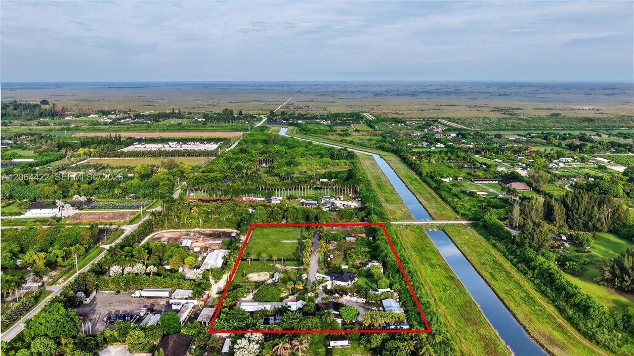 En Venta: $2,175,000 (6 camas, 4 baños, 1668 Pies cuadrados)