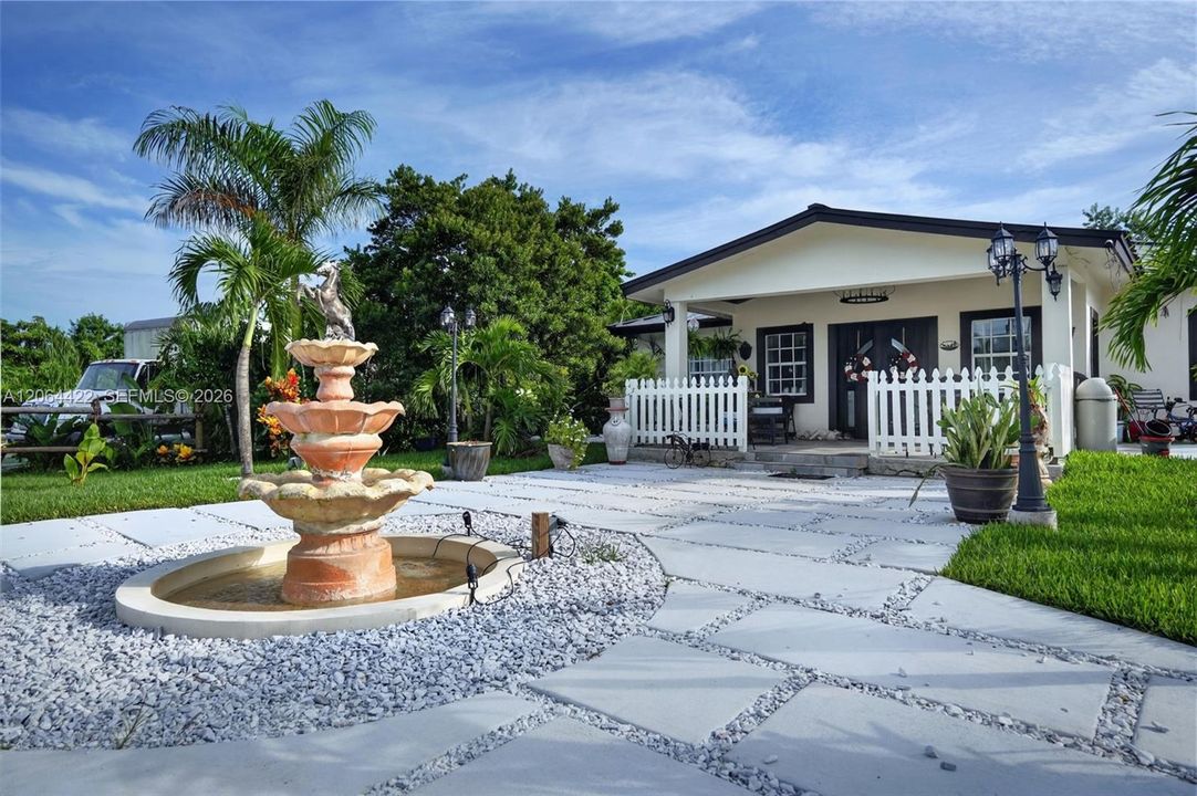 En Venta: $2,175,000 (6 camas, 4 baños, 1668 Pies cuadrados)