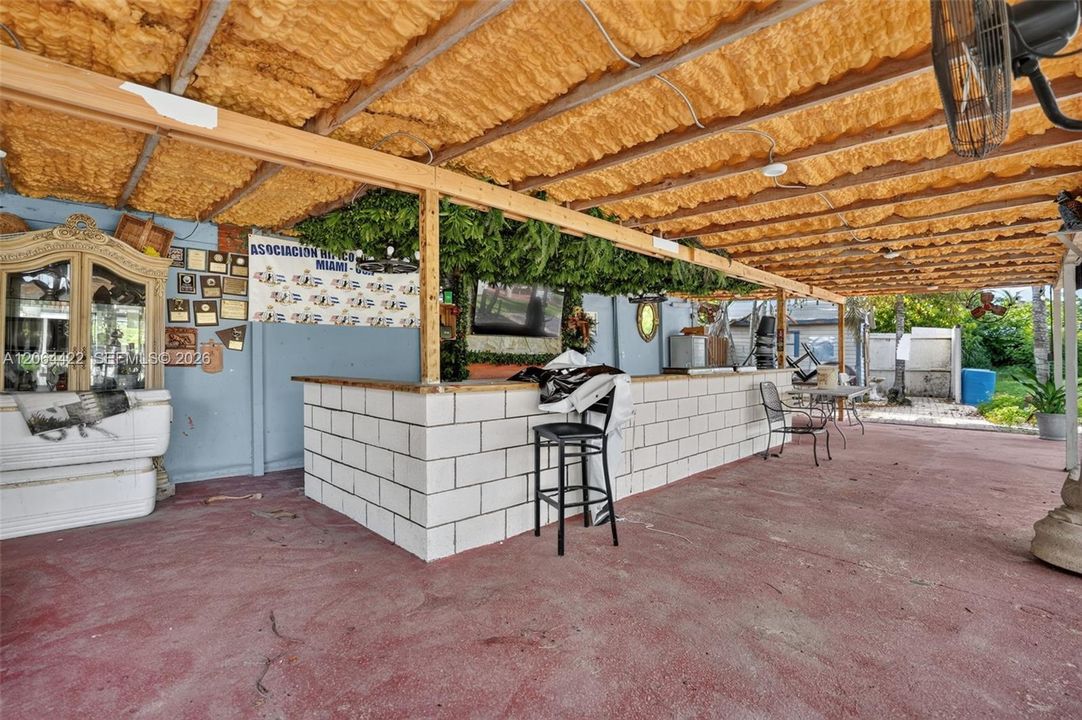 En Venta: $2,175,000 (6 camas, 4 baños, 1668 Pies cuadrados)