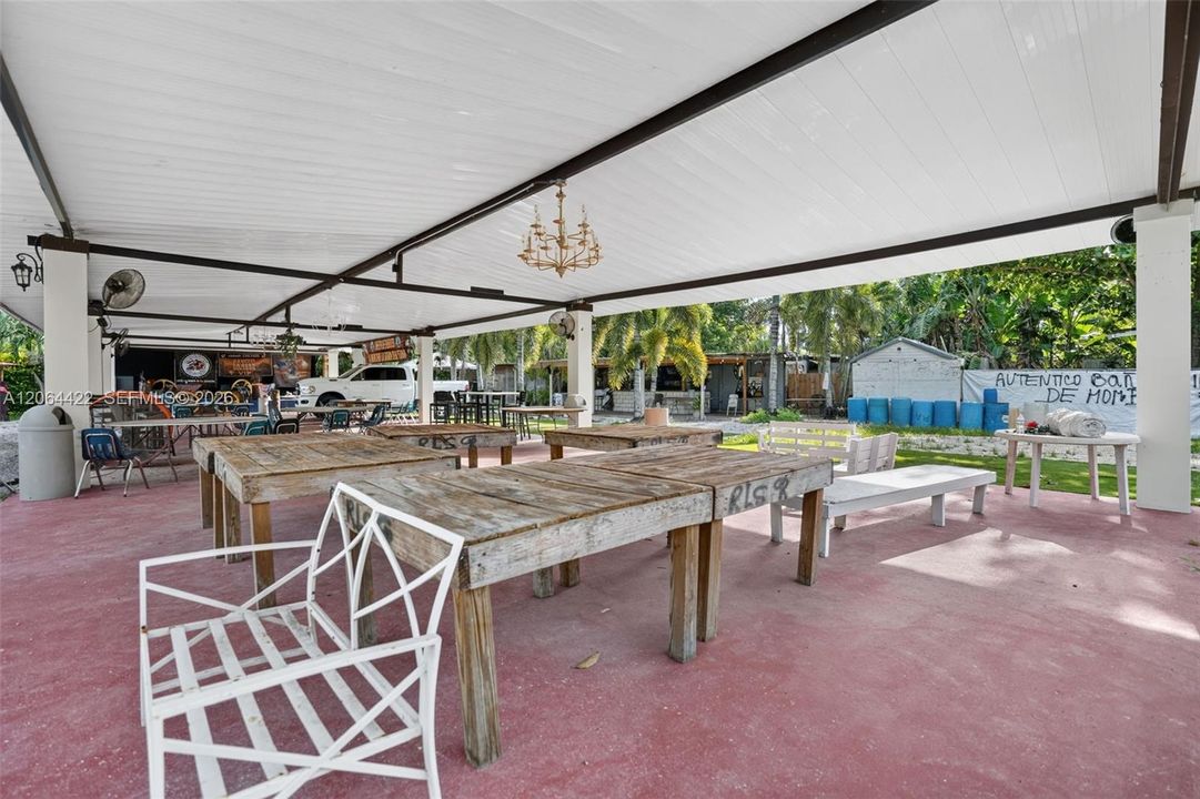 En Venta: $2,175,000 (6 camas, 4 baños, 1668 Pies cuadrados)