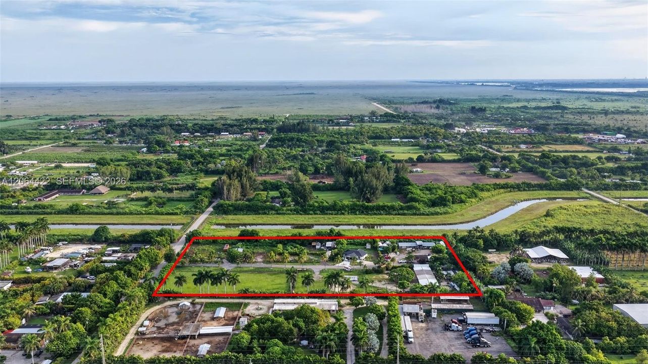 En Venta: $2,175,000 (6 camas, 4 baños, 1668 Pies cuadrados)