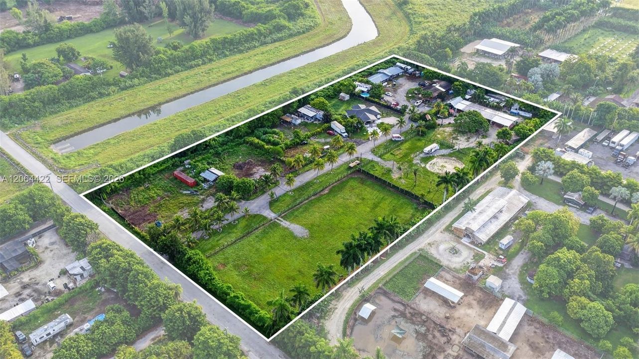 En Venta: $2,175,000 (6 camas, 4 baños, 1668 Pies cuadrados)