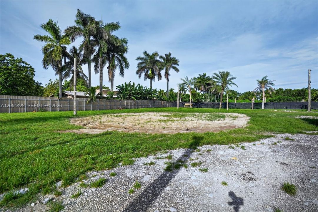 En Venta: $2,175,000 (6 camas, 4 baños, 1668 Pies cuadrados)