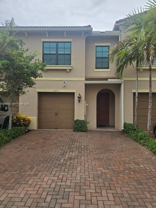For Sale: $572,000 (3 beds, 2 baths, 1728 Square Feet)
