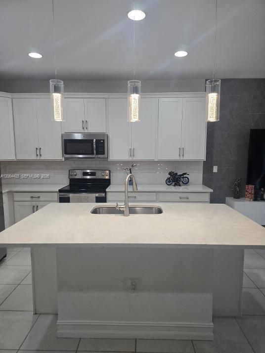 For Sale: $572,000 (3 beds, 2 baths, 1728 Square Feet)