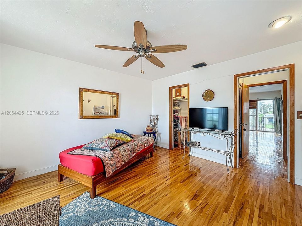 Active With Contract: $720,000 (2 beds, 2 baths, 1444 Square Feet)