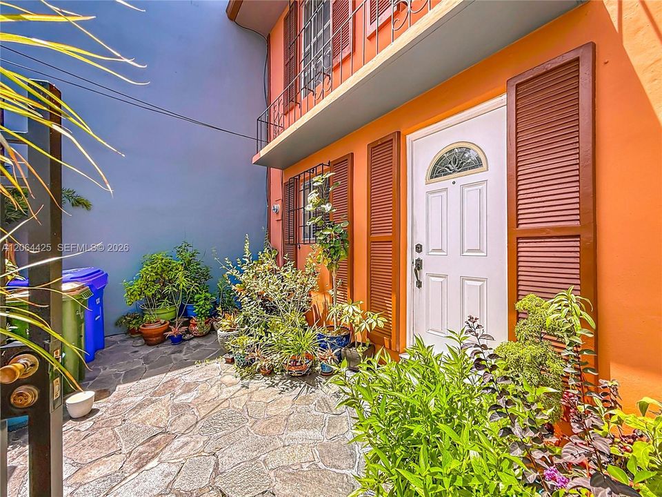 Active With Contract: $720,000 (2 beds, 2 baths, 1444 Square Feet)