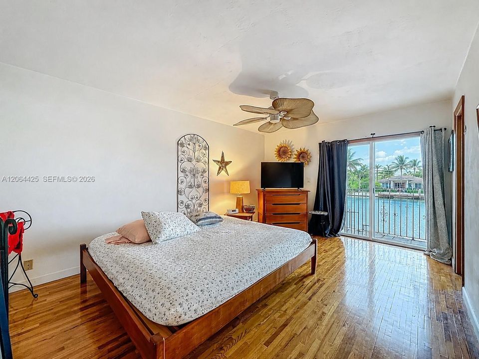 Active With Contract: $720,000 (2 beds, 2 baths, 1444 Square Feet)