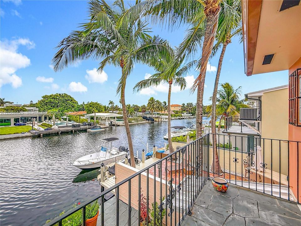 Active With Contract: $720,000 (2 beds, 2 baths, 1444 Square Feet)