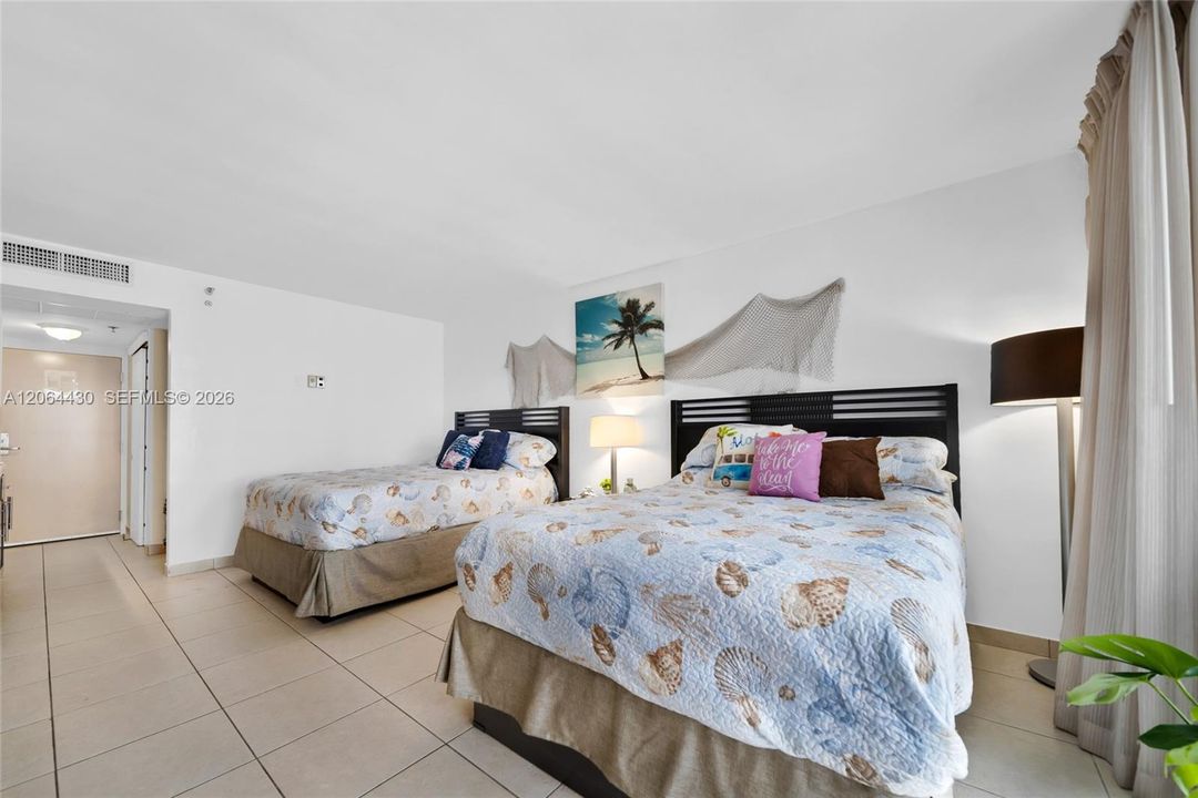 En Venta: $111,700 (0 camas, 1 baños, 360 Pies cuadrados)