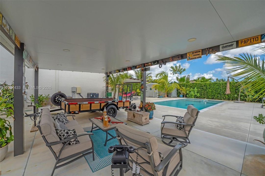 For Sale: $950,000 (4 beds, 3 baths, 2204 Square Feet)