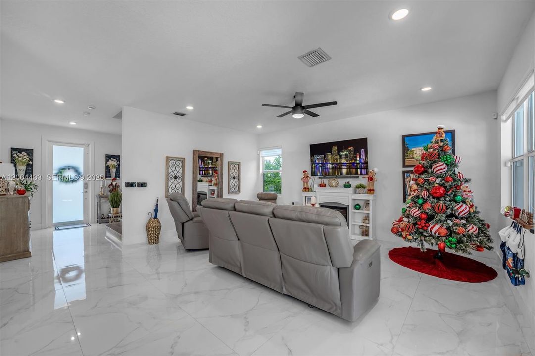 For Sale: $950,000 (4 beds, 3 baths, 2204 Square Feet)