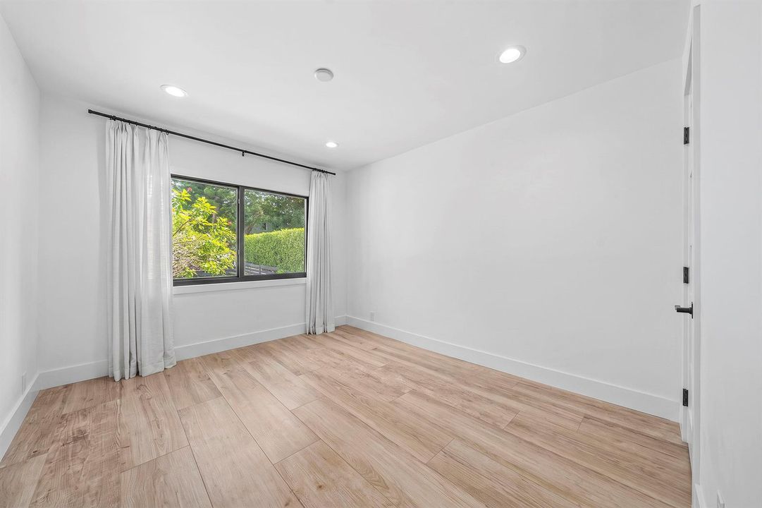 4th bedroom/office