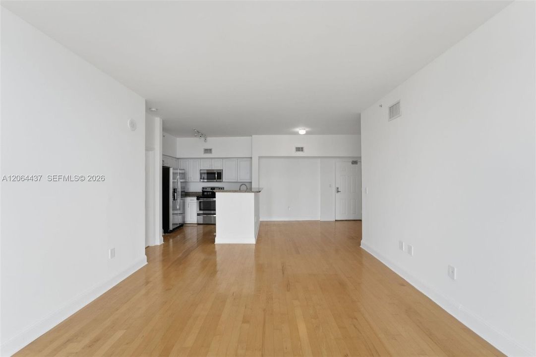На продажу: $899,000 (2 спален, 2 ванн, 1140 Квадратных фут)