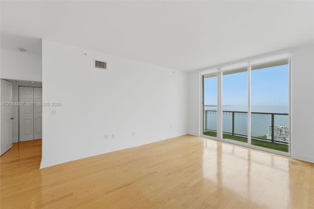 На продажу: $899,000 (2 спален, 2 ванн, 1140 Квадратных фут)