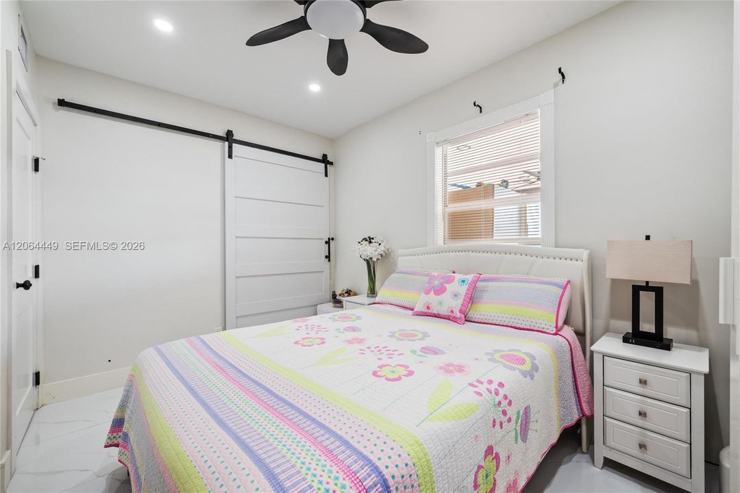For Sale: $679,000 (3 beds, 2 baths, 864 Square Feet)