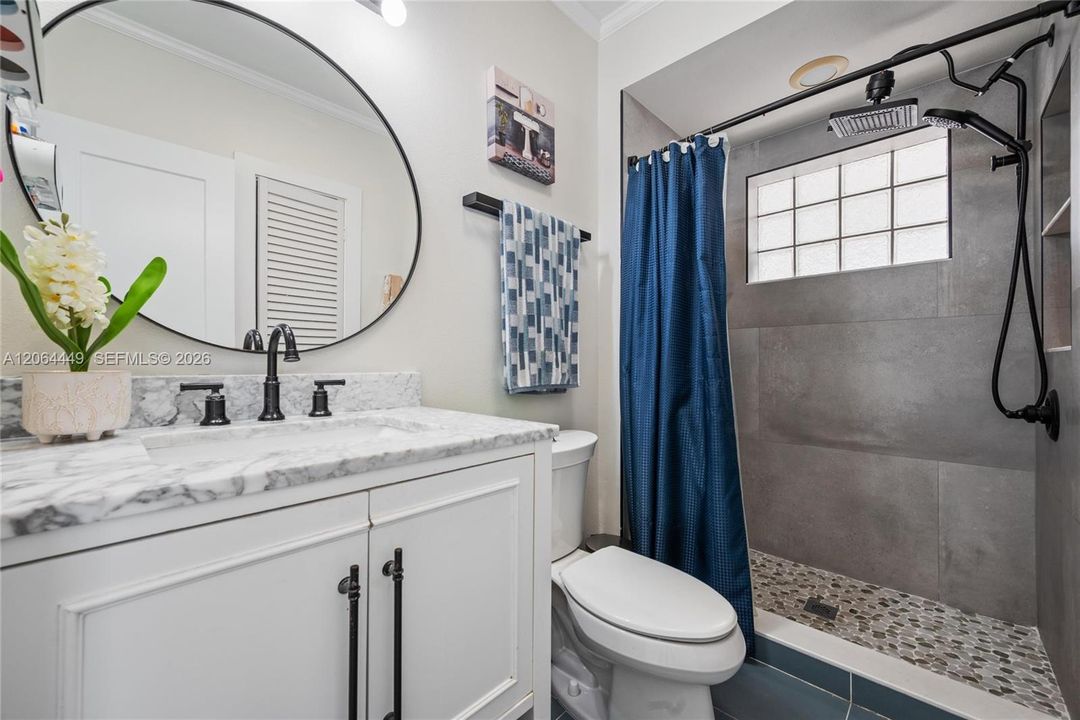 For Sale: $679,000 (3 beds, 2 baths, 864 Square Feet)