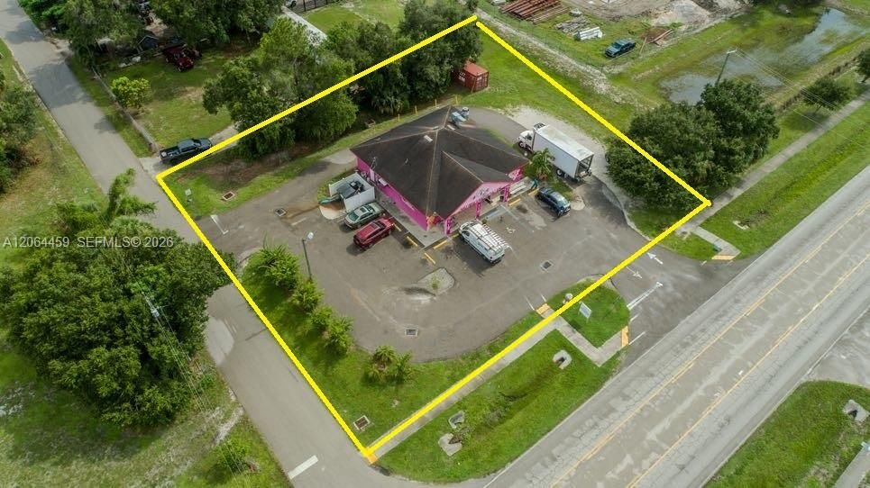 155 W Cowboy Way, LaBelle FL 33935