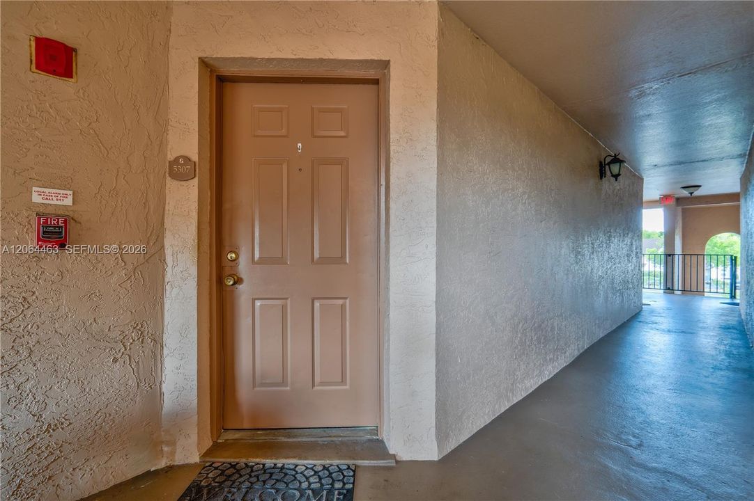 For Sale: $200,000 (2 beds, 2 baths, 1100 Square Feet)