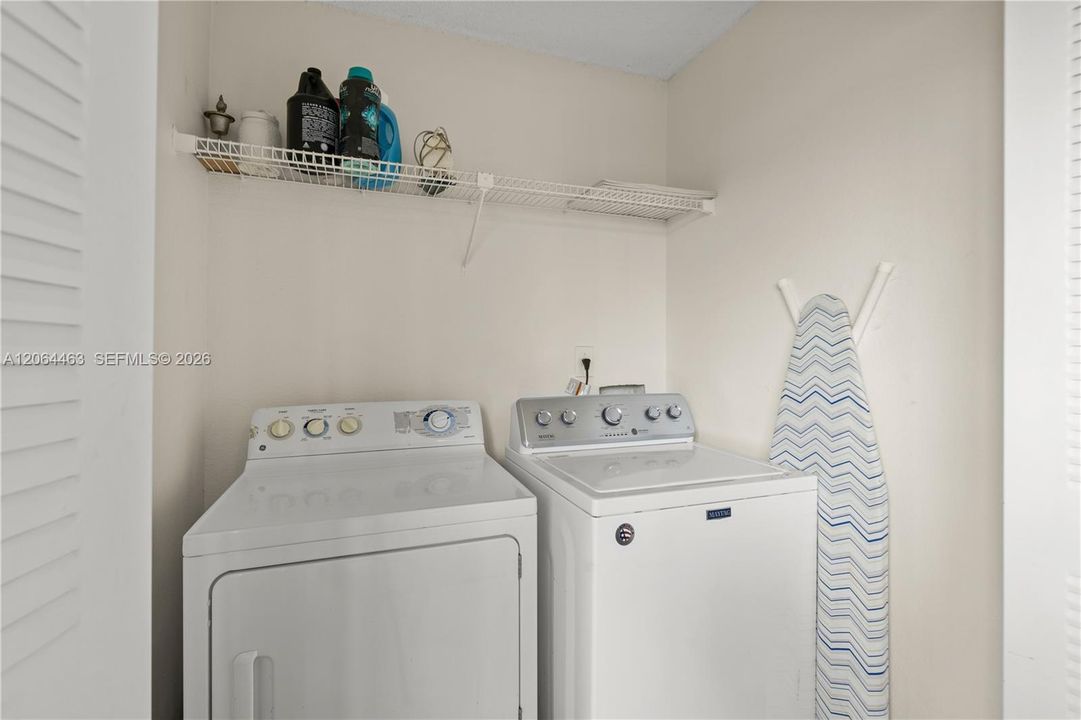 For Sale: $200,000 (2 beds, 2 baths, 1100 Square Feet)