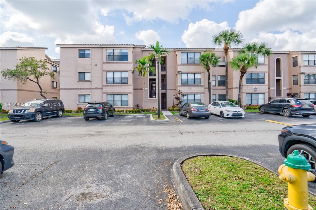 For Sale: $200,000 (2 beds, 2 baths, 1100 Square Feet)