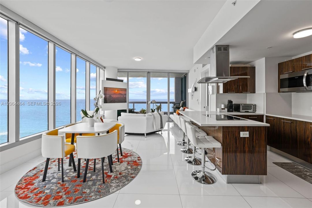 For Sale: $2,100,000 (2 beds, 2 baths, 1290 Square Feet)