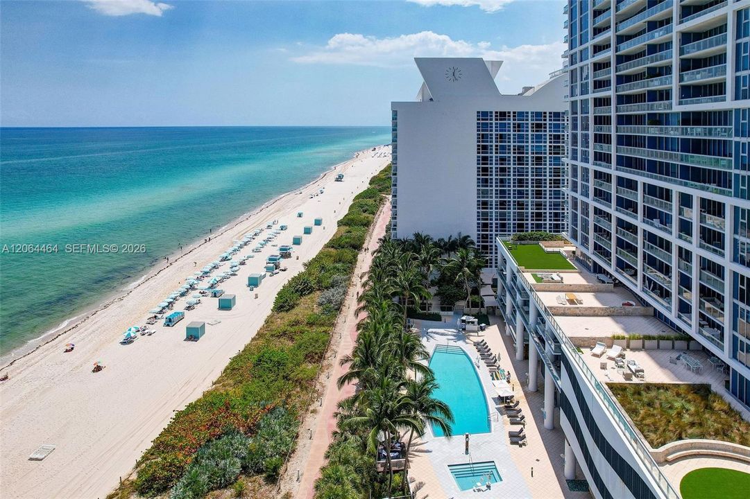For Sale: $2,100,000 (2 beds, 2 baths, 1290 Square Feet)