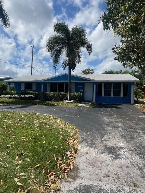 For Sale: $795,000 (4 beds, 3 baths, 1988 Square Feet)
