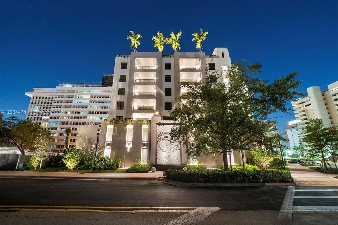 出租: $6,598 (2 贝兹, 2 浴室, 1327 平方英尺)