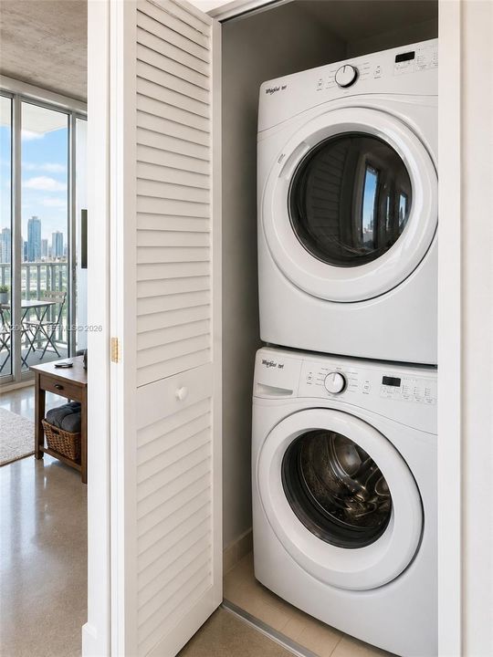 For Sale: $342,000 (1 beds, 1 baths, 430 Square Feet)