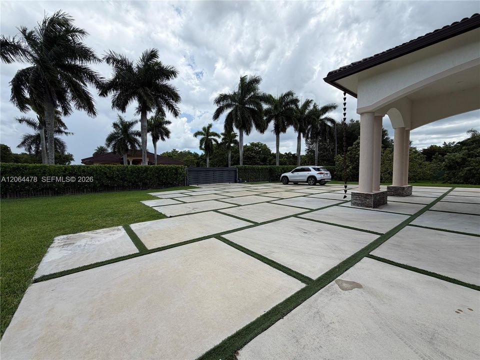 En Venta: $1,799,000 (4 camas, 3 baños, 2563 Pies cuadrados)