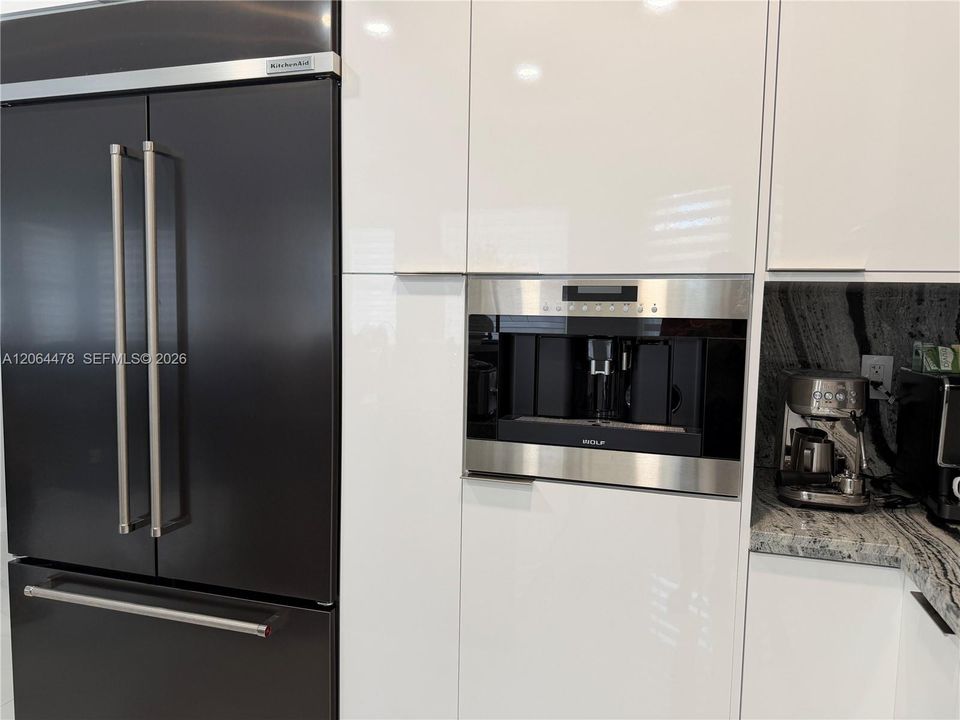En Venta: $1,799,000 (4 camas, 3 baños, 2563 Pies cuadrados)