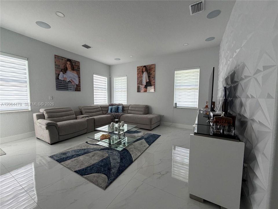 En Venta: $1,799,000 (4 camas, 3 baños, 2563 Pies cuadrados)