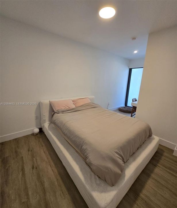 Activo con contrato: $4,000 (3 camas, 2 baños, 1582 Pies cuadrados)