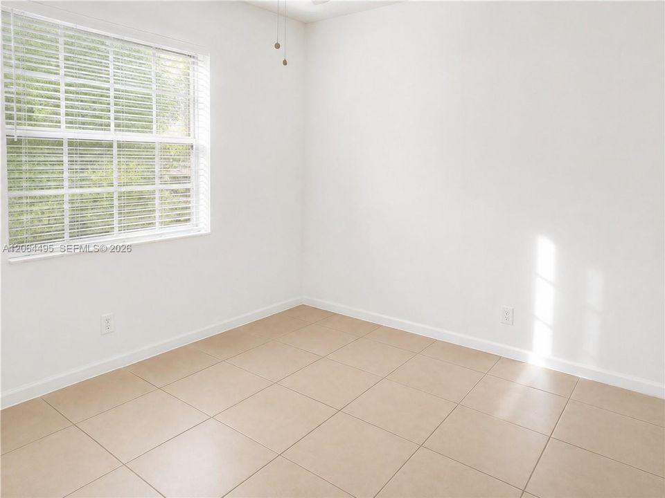 Active With Contract: $1,900 (2 beds, 2 baths, 805 Square Feet)