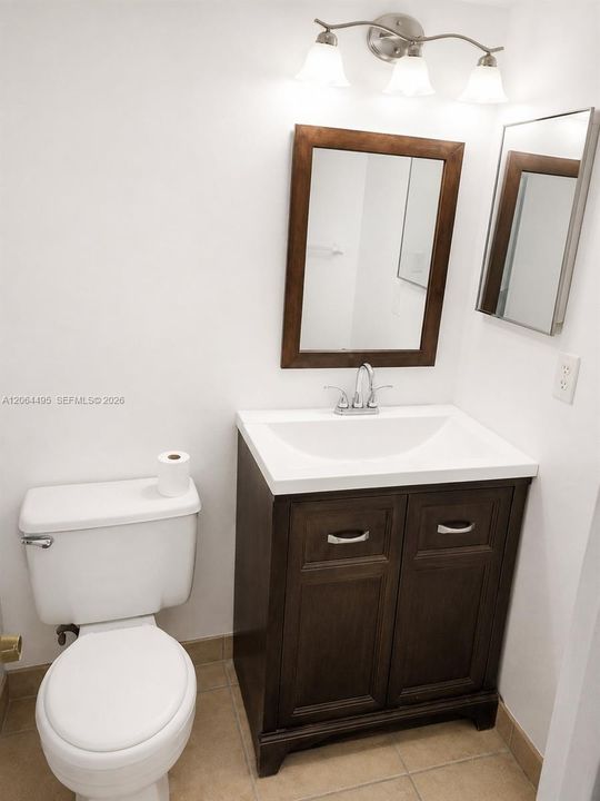 Active With Contract: $1,900 (2 beds, 2 baths, 805 Square Feet)