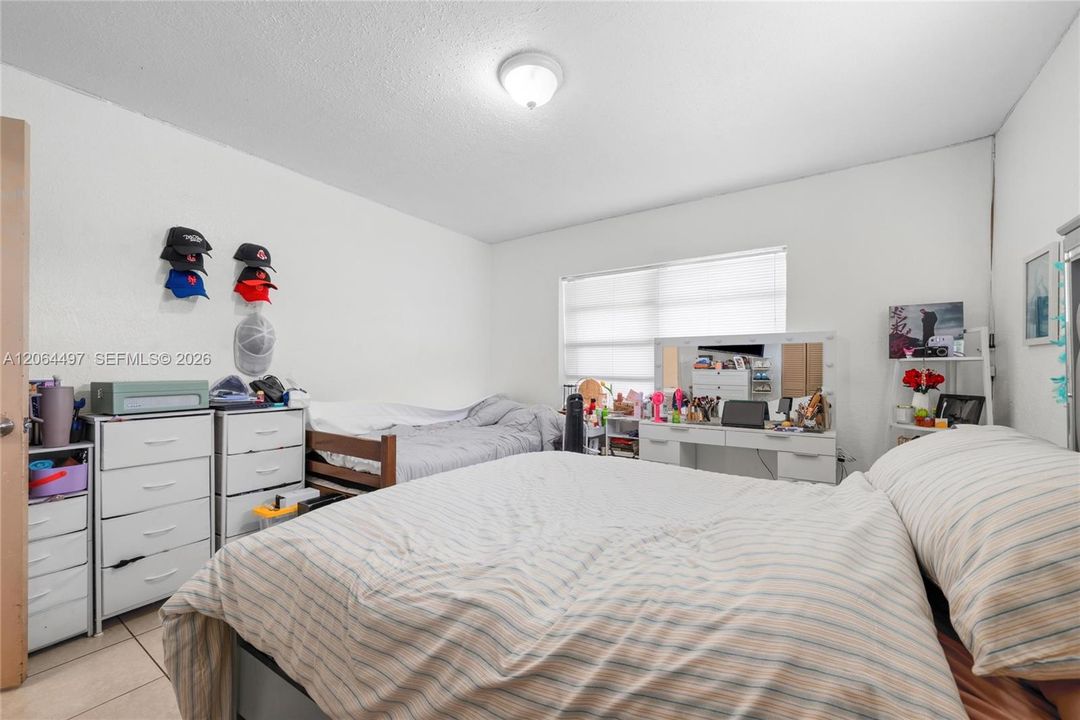 Activo con contrato: $349,999 (2 camas, 1 baños, 1004 Pies cuadrados)