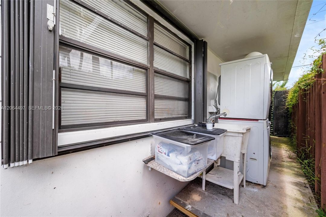 Activo con contrato: $349,999 (2 camas, 1 baños, 1004 Pies cuadrados)