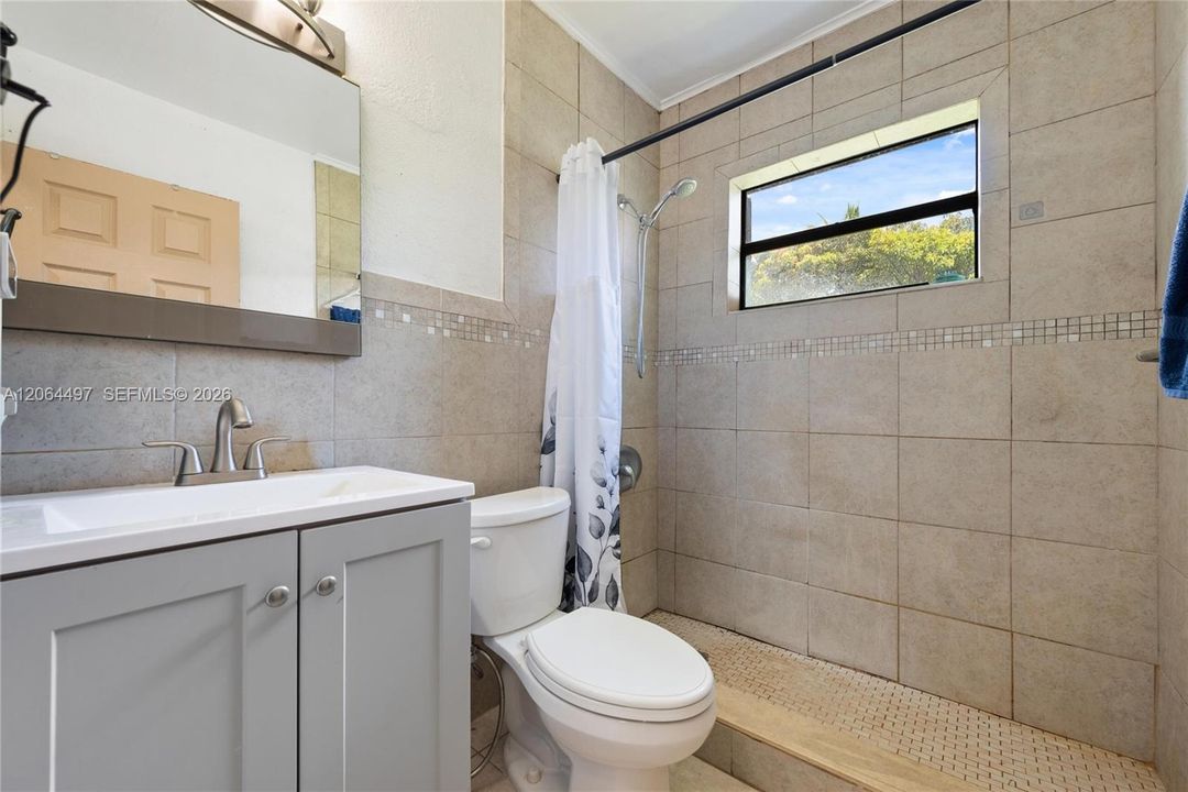 Activo con contrato: $349,999 (2 camas, 1 baños, 1004 Pies cuadrados)