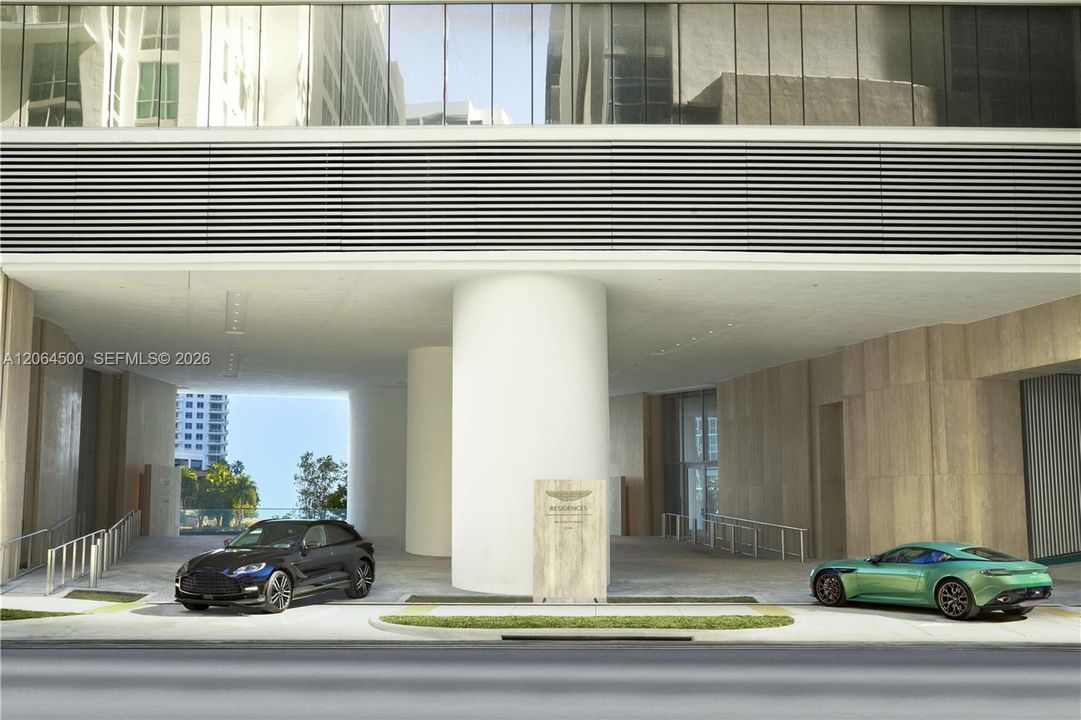 Entrance Roundabout.
